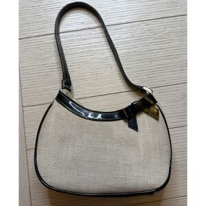 Villager By Liz Claiborne Baby Beige Canvas Bag W/ Blk Patten Trim & Bow W/ Snap